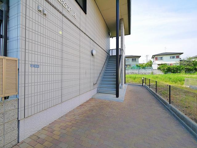 アールウエストAのエントランス|エントランスです