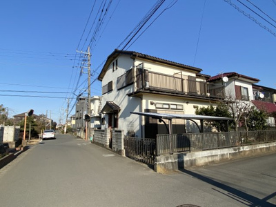 【前面道路含む現地写真】 | 【売地】藤沢市宮原　建築条件なし売地 | 【現地】西側5.5ｍ、南側4ｍの幅員道路に接道。交通量の少ない住宅地なので車の出入庫も落ち着いて楽々にできます。