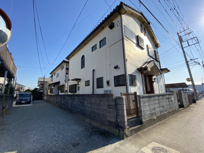 【前面道路含む現地写真】 | 【売地】藤沢市宮原　建築条件なし売地 | 【現地】北側は隣地通路のため三方角地のような開放感が得られております。