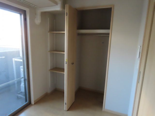 大阪市西淀川区柏里１丁目の賃貸マンションの収納