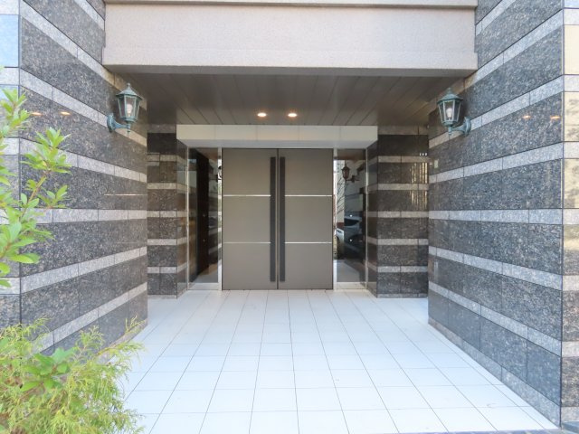大阪市西淀川区柏里１丁目の賃貸マンションのエントランス