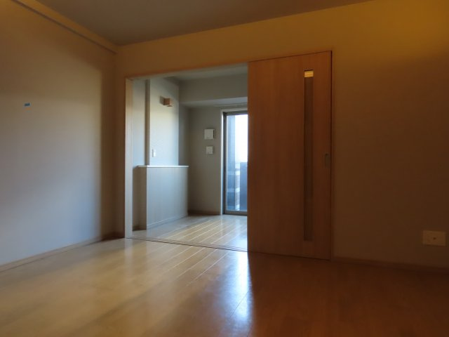 大阪市西淀川区柏里１丁目の賃貸マンションの居間・リビング