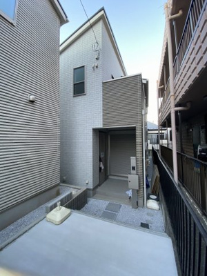 【外観】 | 鶴見区東寺尾１丁目Ⅲ新築分譲住宅 | 令和２年８月完成の新築分譲住宅です。
カースペースが２台あり便利です♪