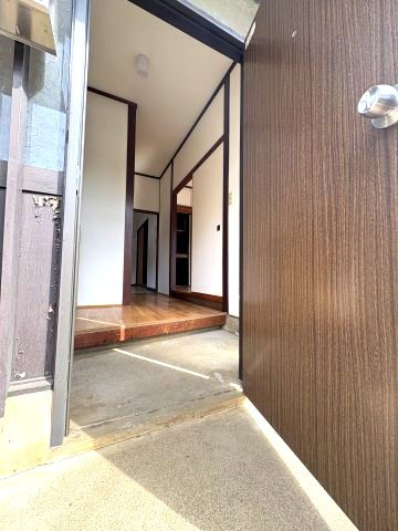 當麻戸建Ｂ棟の玄関