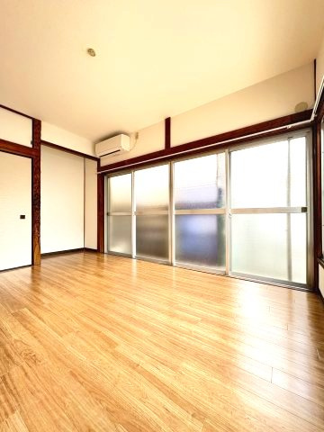 當麻戸建Ｂ棟の洋室