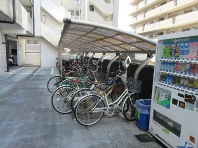 ラセットアベニューの駐車場|駐輪場
