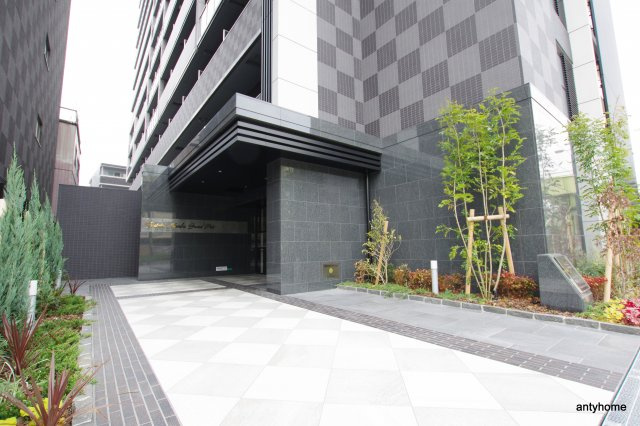 ファステート難波グランプリ　仲介手数料無料のエントランス