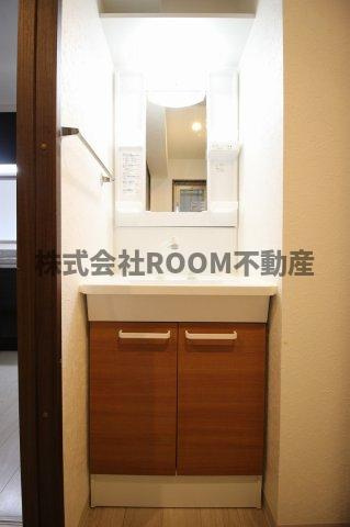 オーシャンハイツ参番館の独立洗面台|使いやすい独立洗面台です