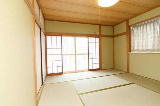 ヴィラ東城1の和室