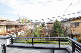 【展望】 | バルコニーからは開放的な景色が眺められます。