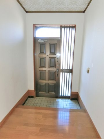 岩崎貸家の玄関