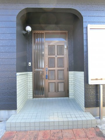 岩崎貸家の玄関