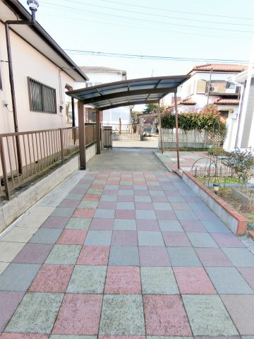 岩崎貸家の駐車場