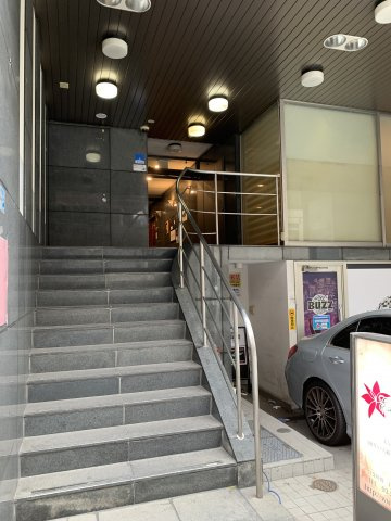 ロイヤルガーデン８ビル