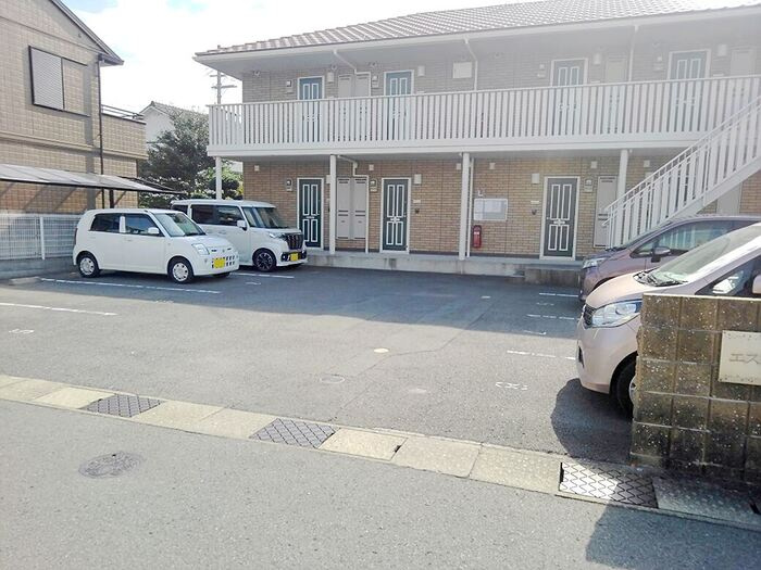 エスポワールA・Tの駐車場