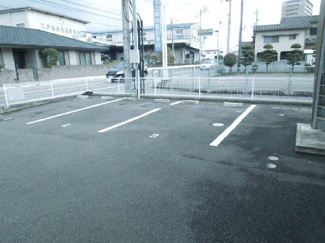 【駐車場】