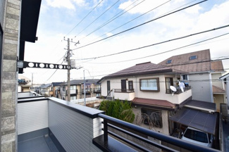 【展望】 | バルコニーからは開放的な景色が眺められます。