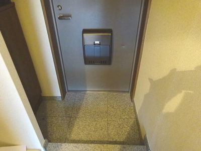 【玄関】 | ウェルコート岡本