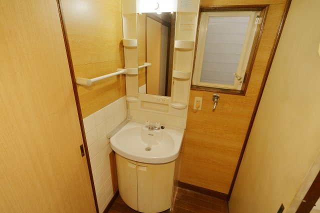 田中貸家の洗面所