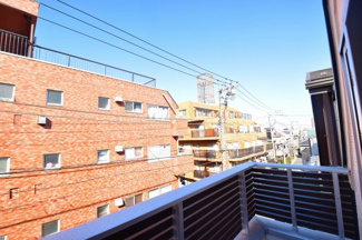 【展望】 | バルコニーからは開放的な景色が眺められます。