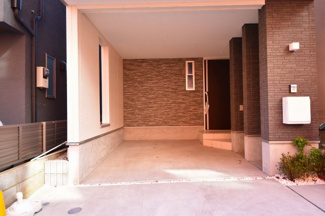 【駐車場】 | 現地見学や資料請求などお気軽にお問合せ下さい。
周辺環境とあわせて現地もご案内致します。