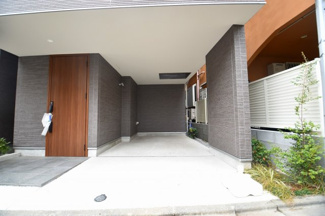 【駐車場】 | 現地見学や資料請求などお気軽にお問合せ下さい。
周辺環境とあわせて現地もご案内致します。