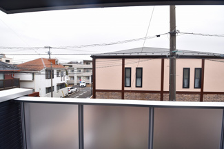 【展望】 | バルコニーからは開放的な景色が眺められます。