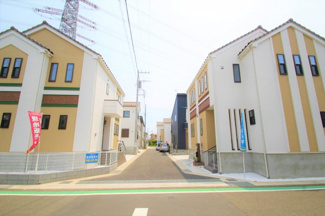 【前面道路含む現地写真】 | 宅地建物取引士による不動産のご説明・現地のご案内、住宅金融普及協会住宅ローンアドバイザーが住宅ローンのアドバイスから融資実行までのお手伝いをしっかりサポートします♪