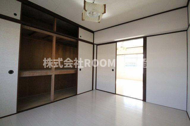 メゾン花繰の洋室|明るい洋室です