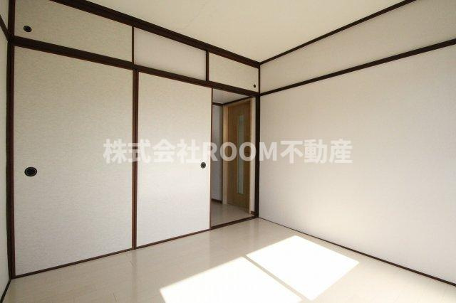 メゾン花繰の居間・リビング|こちらの居間で趣味の時間をお楽しみください