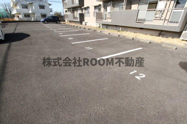 メゾン花繰の駐車場|駐車場完備です