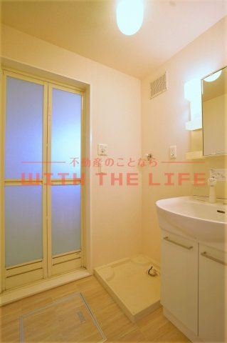 エンブレイスガーデンの洗面所|ゆったりとスペースのある洗面所