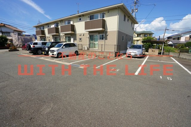 エンブレイスガーデンの駐車場|カースペースがあります