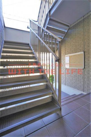 エンブレイスガーデンのロビー|落ち着いたロビーです