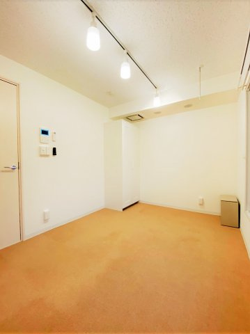 「防音マンション」ラシクラス練馬エトワールの居間・リビング|防音室反対からです。