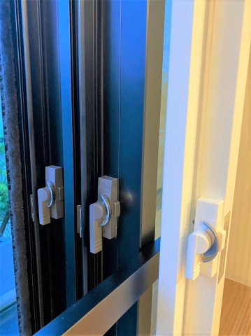 「防音マンション」ラシクラス練馬エトワールの設備|2重ならぬ3重サッシの窓です。防音対策はばっちりです。