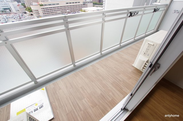 アプリーレ中之島　仲介手数料無料のバルコニー