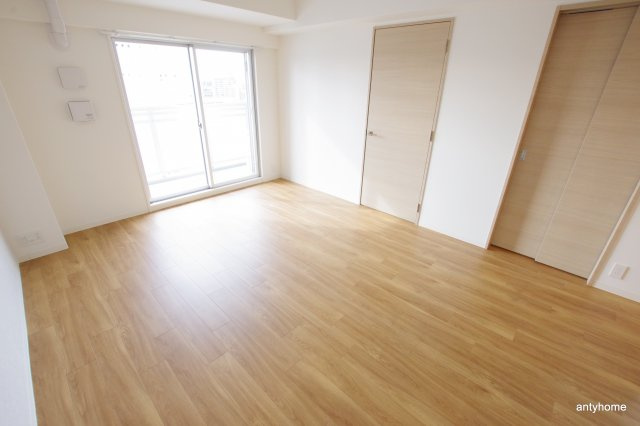 アプリーレ中之島　仲介手数料無料の居間・リビング