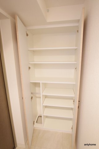 アプリーレ中之島　仲介手数料無料の収納