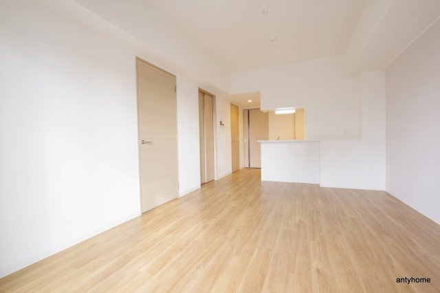 アプリーレ中之島　仲介手数料無料の居間・リビング