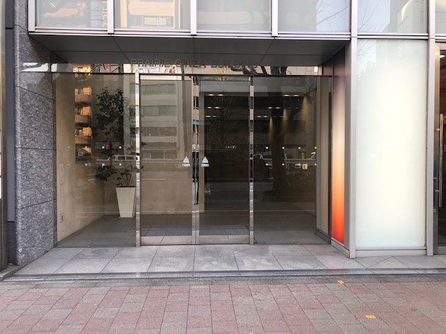プレリー銀座ビルディングのエントランス