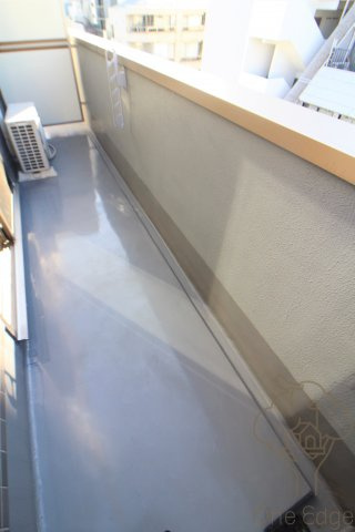ELEGANCE大阪のバルコニー