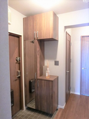 【展望】 | ノース・アベニュー箕面おのはら5号棟 | 【現地写真】大容量のシューズクローゼットもあって、収納スペースも十分ですね♪