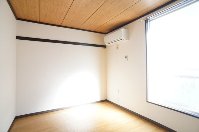 コアハイムの洋室