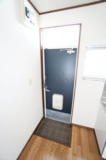 【玄関】 | みつわコーポ | ※同物件・反転タイプの写真です。