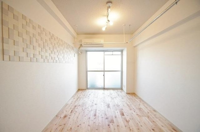 【居間・リビング】 | アバンダント84(アバンダントハチジュウヨン) | 別号室の写真になります。現況優先。