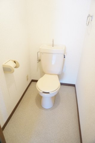 熊本市中央区八王寺町の賃貸マンションのトイレ