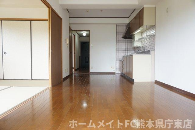 熊本市中央区八王寺町の賃貸マンションの居間・リビング