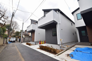 【前面道路含む現地写真】 | 現地見学や資料請求などお気軽にお問合せ下さい。
周辺環境とあわせて現地もご案内致します。