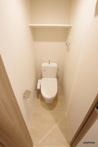 アヴェニール北浜 仲介手数料無料のトイレ